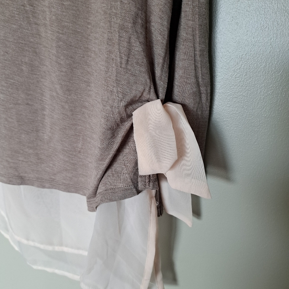 Lauren Conrad feminine top - Picture 2 of 2